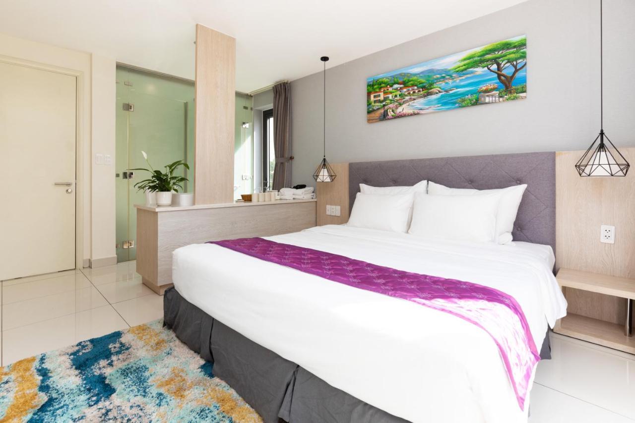 Okinawa Villas And Beach Club - Oceanami Resort Long Hai Exterior photo